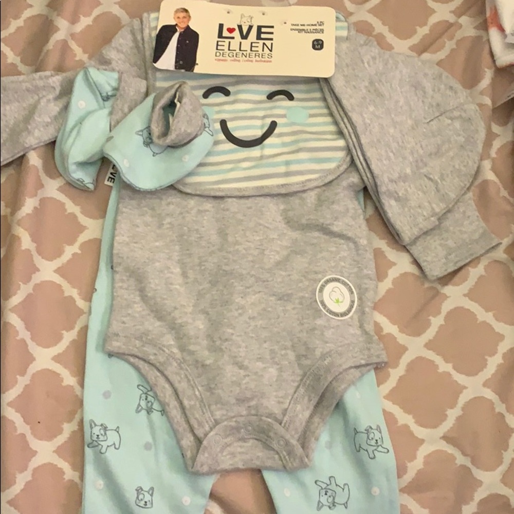 Brand new baby clothes 5 pieces